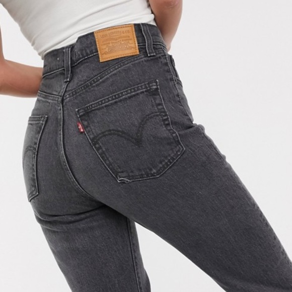 Levi’s Ribcage Flare You only live Twice Jeans - Picture 6 of 12